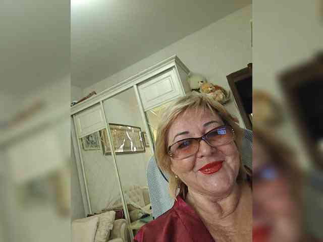 KarinkaSweet webcam