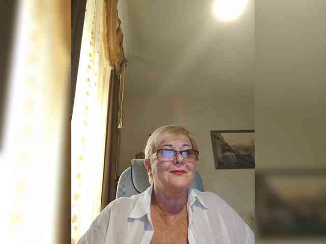 KarinkaSweet webcam