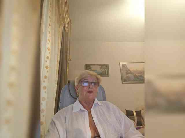 KarinkaSweet webcam