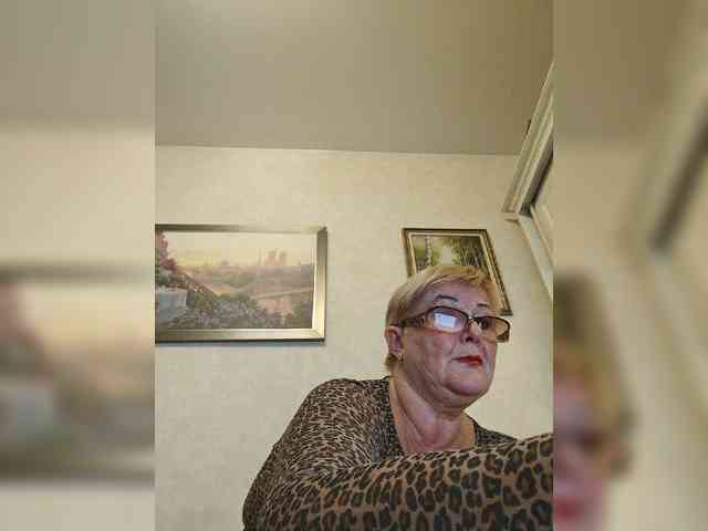 KarinkaSweet webcam