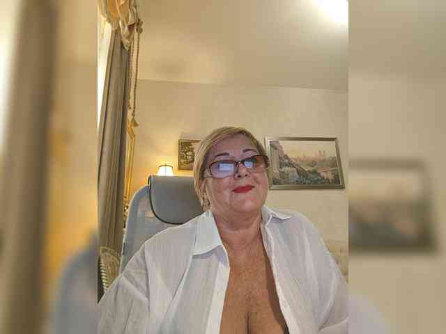 KarinkaSweet webcam