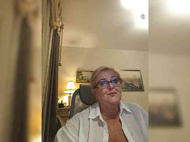 KarinkaSweet webcam