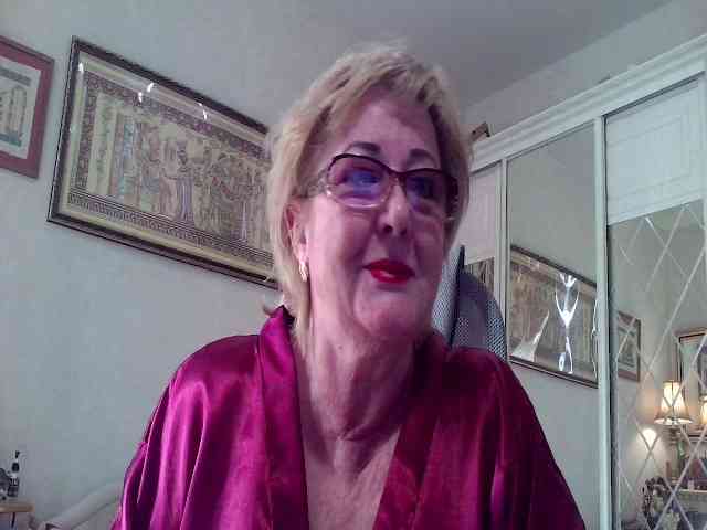 KarinkaSweet webcam