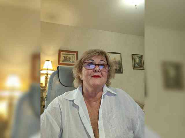 KarinkaSweet webcam