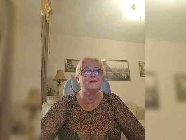 KarinkaSweet webcam