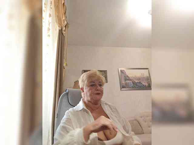 KarinkaSweet webcam