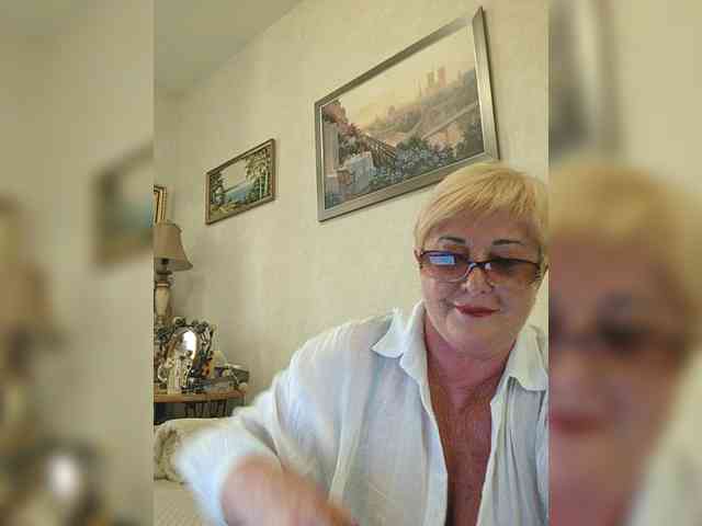 KarinkaSweet webcam