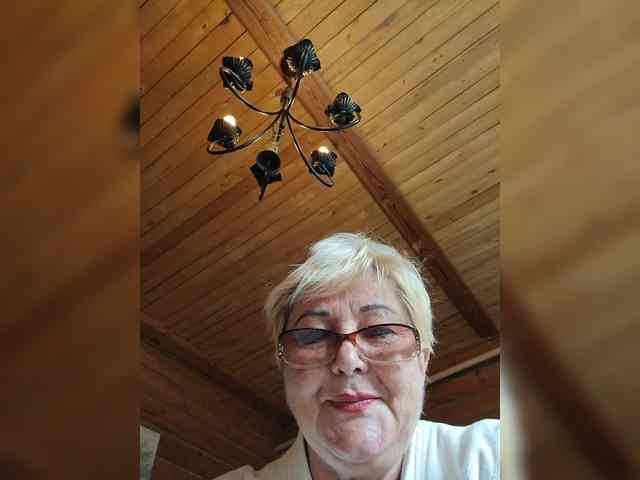 KarinkaSweet webcam