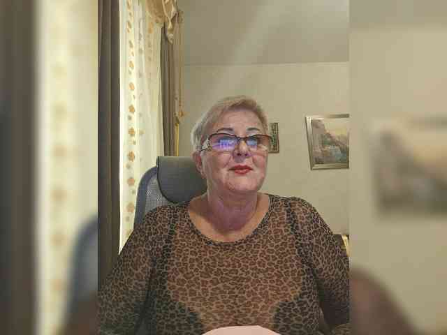 KarinkaSweet webcam