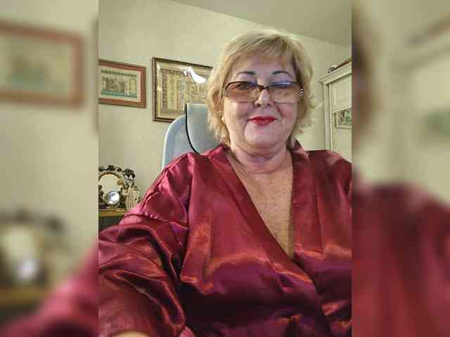 KarinkaSweet webcam