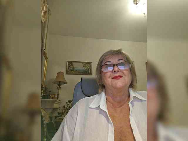 KarinkaSweet webcam
