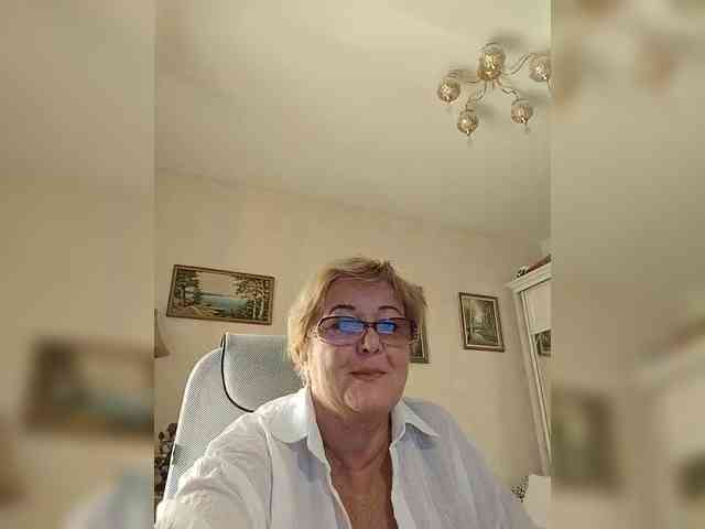 KarinkaSweet webcam