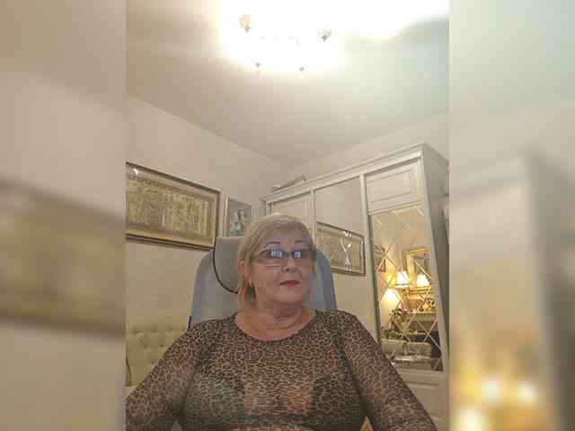 KarinkaSweet webcam