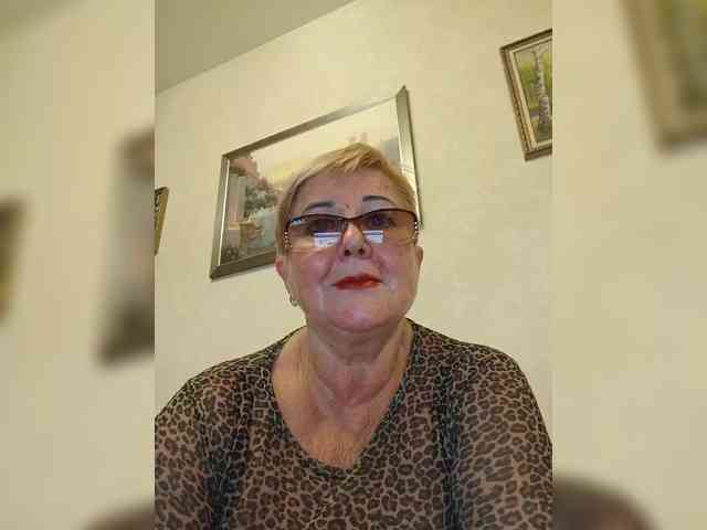 KarinkaSweet webcam