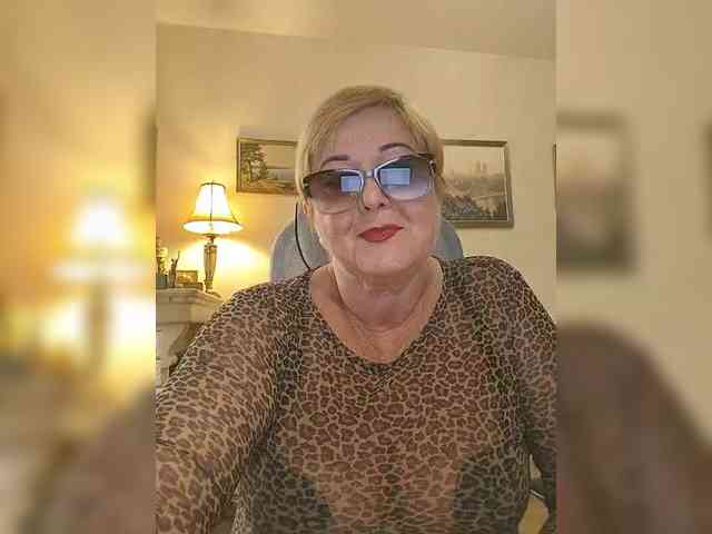 KarinkaSweet webcam