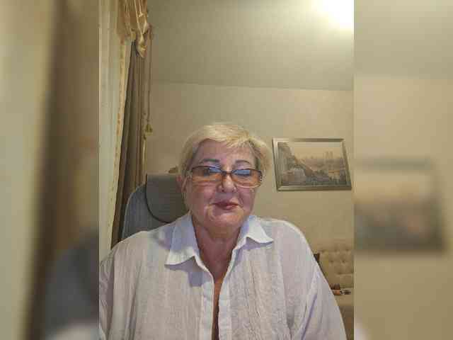KarinkaSweet webcam