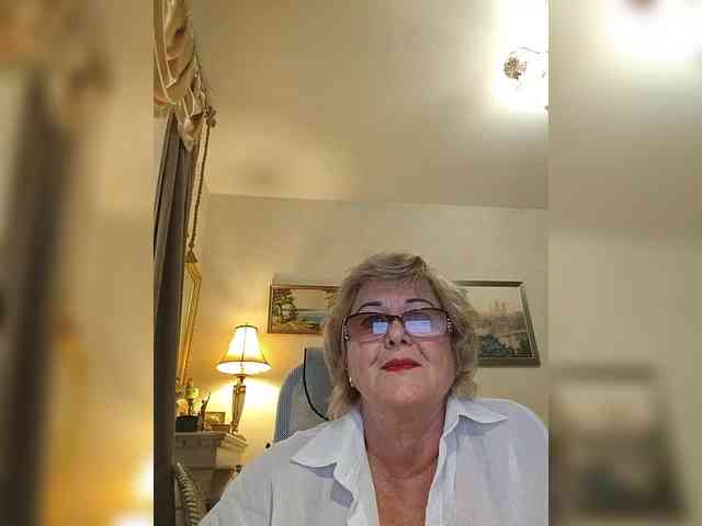 KarinkaSweet webcam