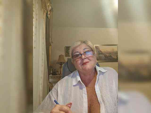 KarinkaSweet webcam