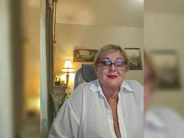 KarinkaSweet webcam