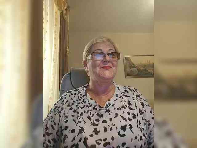 KarinkaSweet live female cam on bongacams