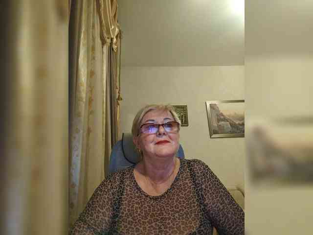 KarinkaSweet webcam