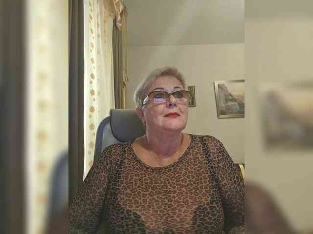 KarinkaSweet webcam
