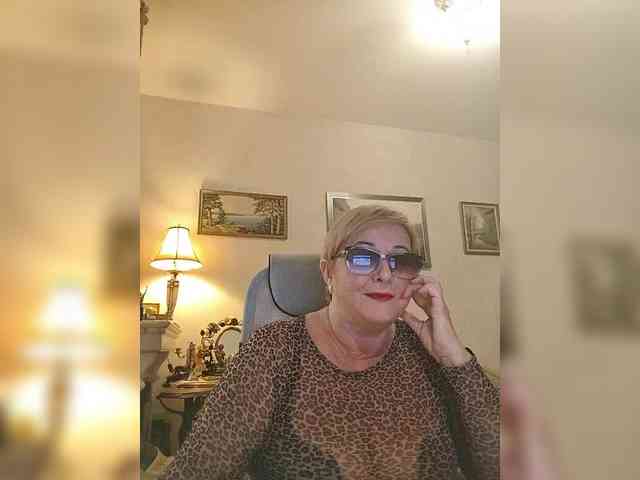 KarinkaSweet webcam