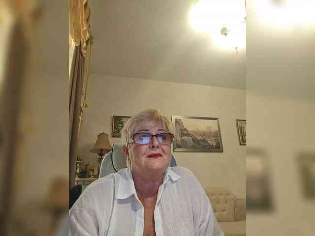 KarinkaSweet webcam