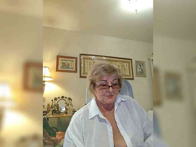 KarinkaSweet webcam