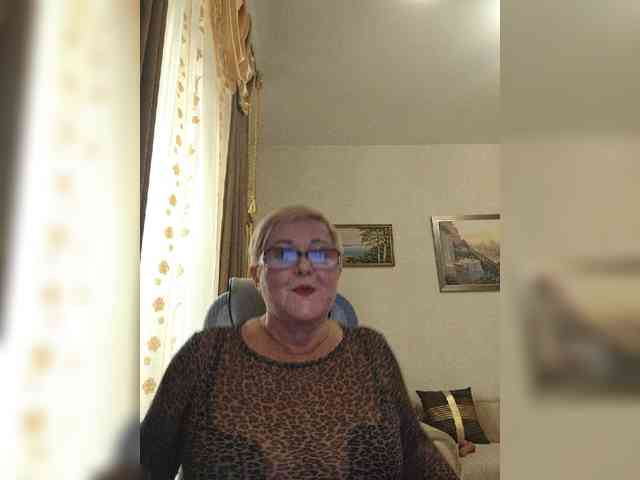 KarinkaSweet webcam