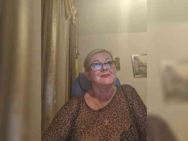 KarinkaSweet webcam
