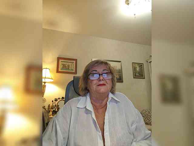KarinkaSweet webcam