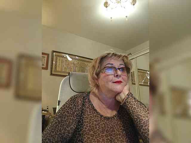 KarinkaSweet webcam