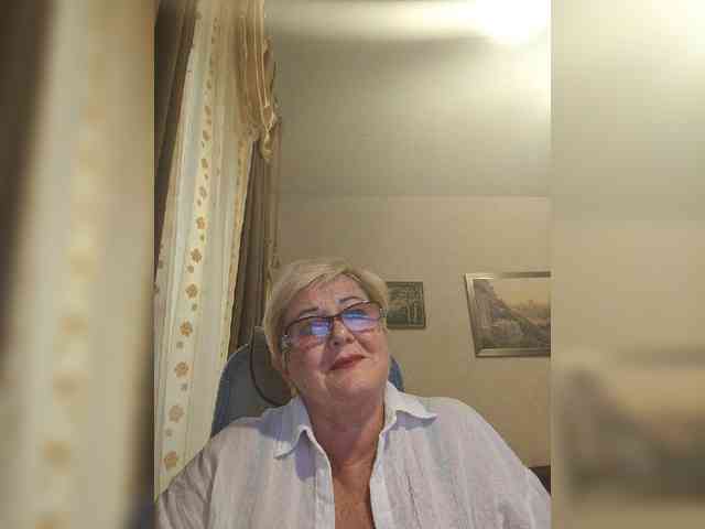 KarinkaSweet webcam