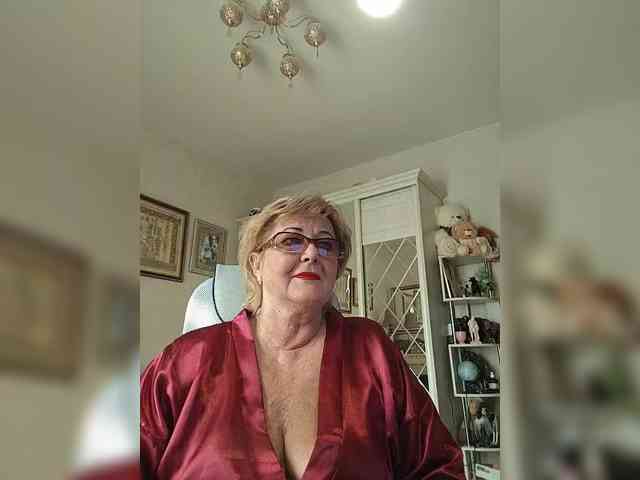 KarinkaSweet webcam