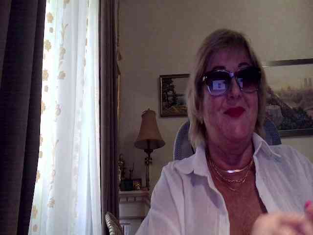 KarinkaSweet webcam