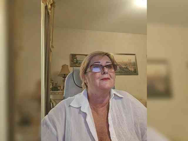 KarinkaSweet webcam