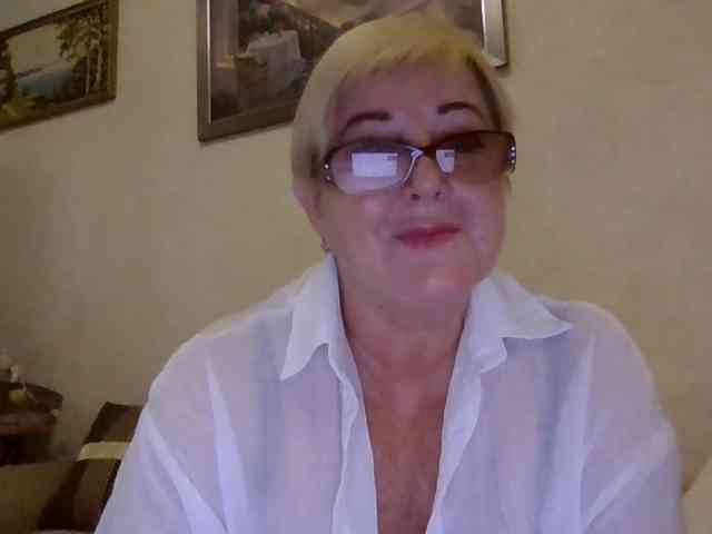 KarinkaSweet live female cam on bongacams