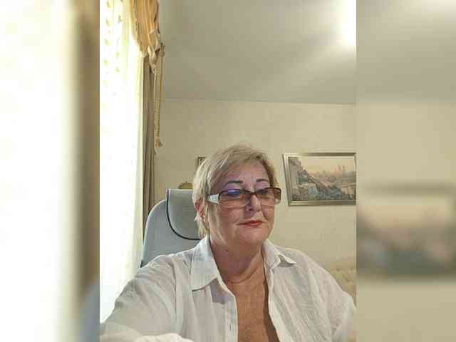 KarinkaSweet webcam