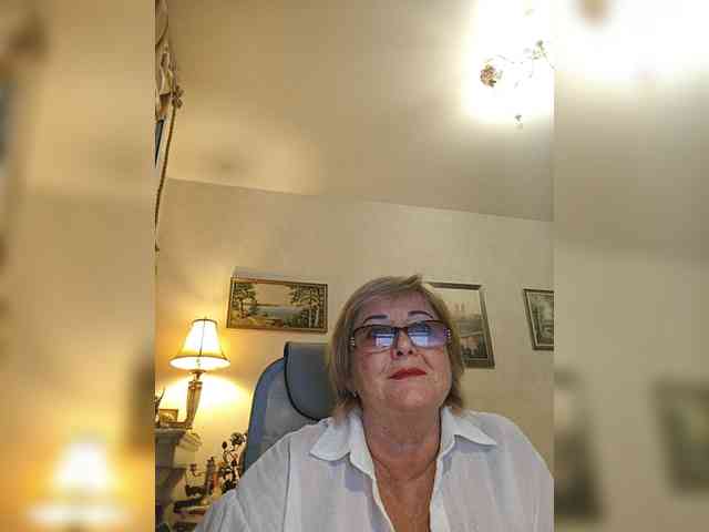 KarinkaSweet webcam