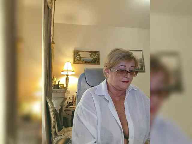 KarinkaSweet webcam