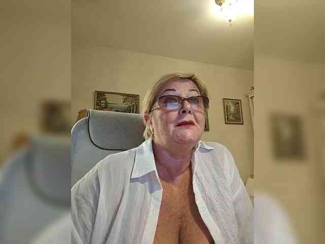 KarinkaSweet webcam