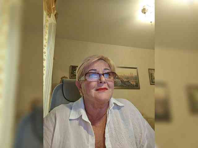 KarinkaSweet webcam