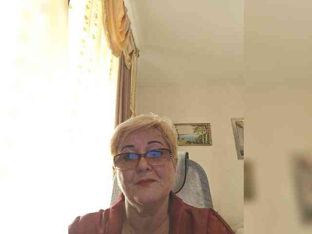 KarinkaSweet webcam