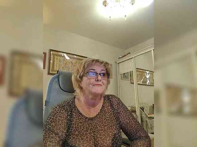 KarinkaSweet webcam
