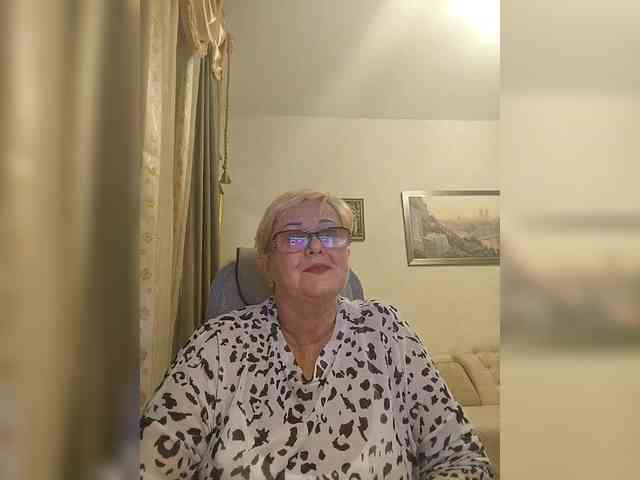 KarinkaSweet webcam