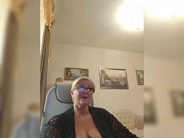 KarinkaSweet webcam