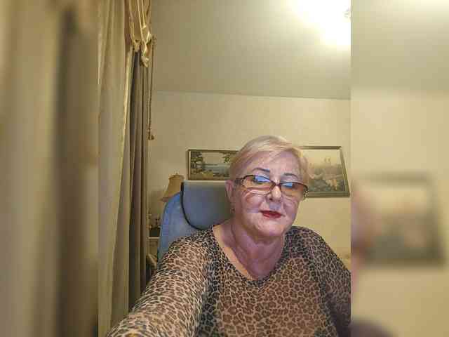 KarinkaSweet webcam