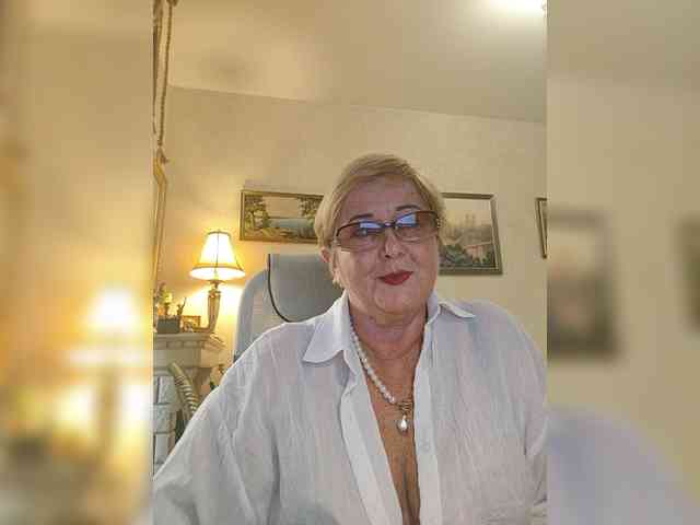 KarinkaSweet webcam