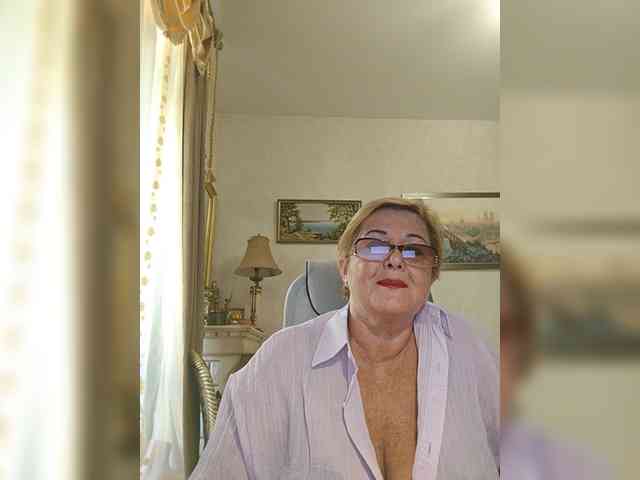 KarinkaSweet webcam